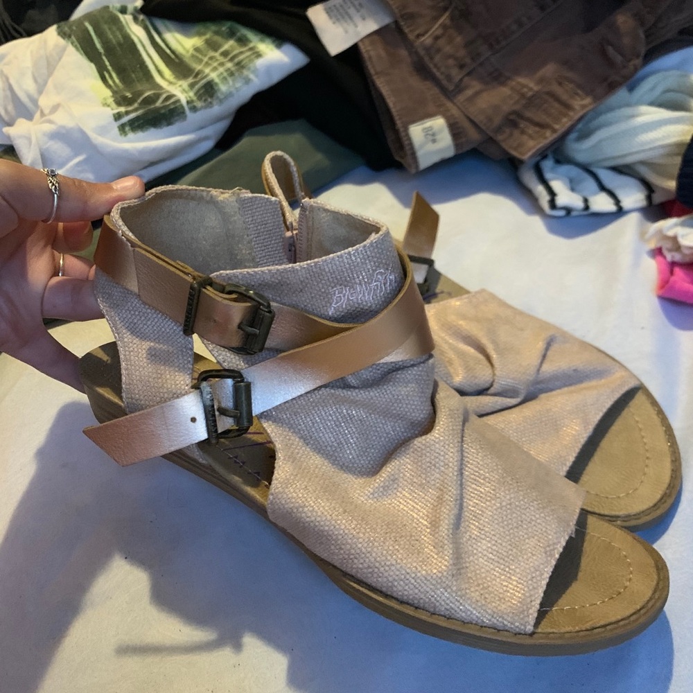 sandles